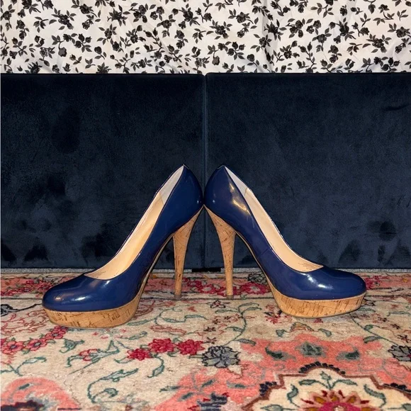 Guess Navy Heels with Cork Accents - Picture 4 of 6